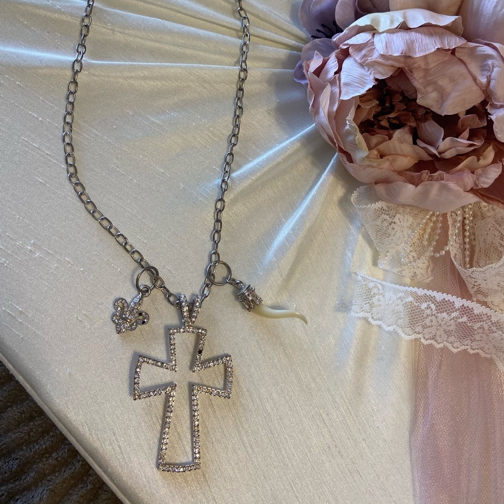 Guess cross